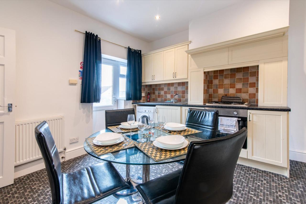 Chesterfield Lodge - 2 Bedroom Apartment Near Chesterfield Town Centre Esterno foto