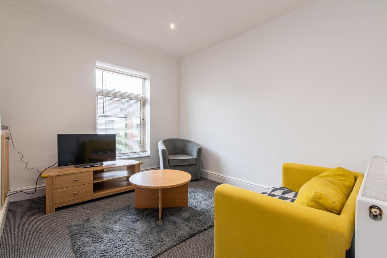 Chesterfield Lodge - 2 Bedroom Apartment Near Chesterfield Town Centre Esterno foto