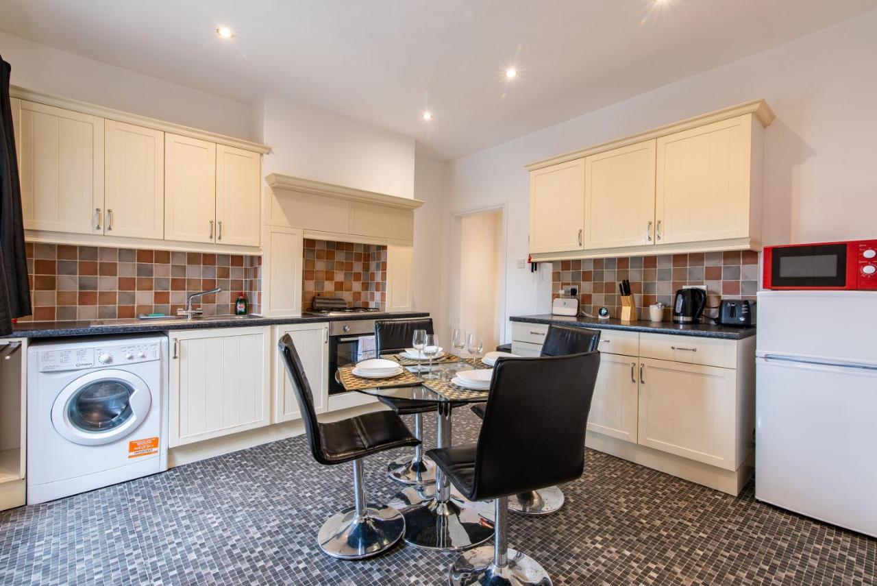 Chesterfield Lodge - 2 Bedroom Apartment Near Chesterfield Town Centre Esterno foto