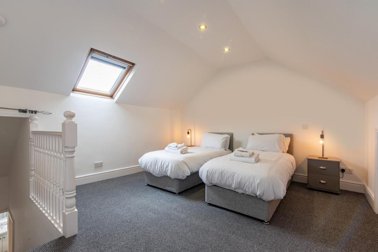 Chesterfield Lodge - 2 Bedroom Apartment Near Chesterfield Town Centre Esterno foto