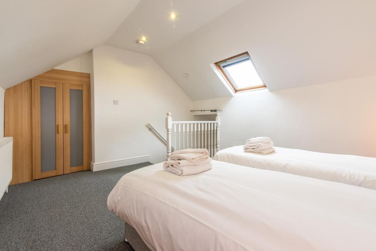 Chesterfield Lodge - 2 Bedroom Apartment Near Chesterfield Town Centre Esterno foto